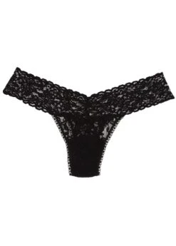 Hanky Panky Signature Lace Black Low Rise Thong Hanky Panky 8 Hanky Panky Signature Lace Black Low Rise Thong Hanky Panky -Lingerie Store Hanky panky low rise thong black knicker locker
